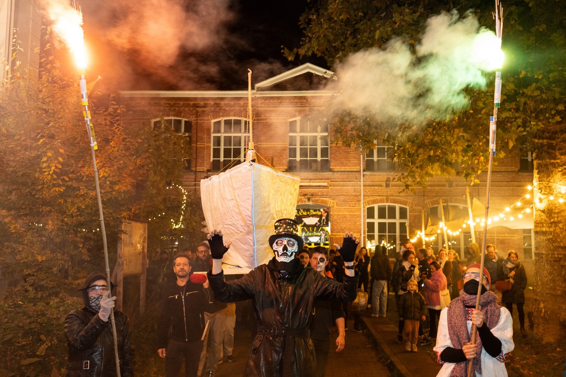 Bij' De Vieze Gasten Dia De Muertos